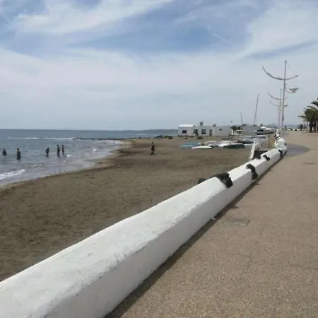 Playa Honda Sleeps 4 Wifi Apartment *